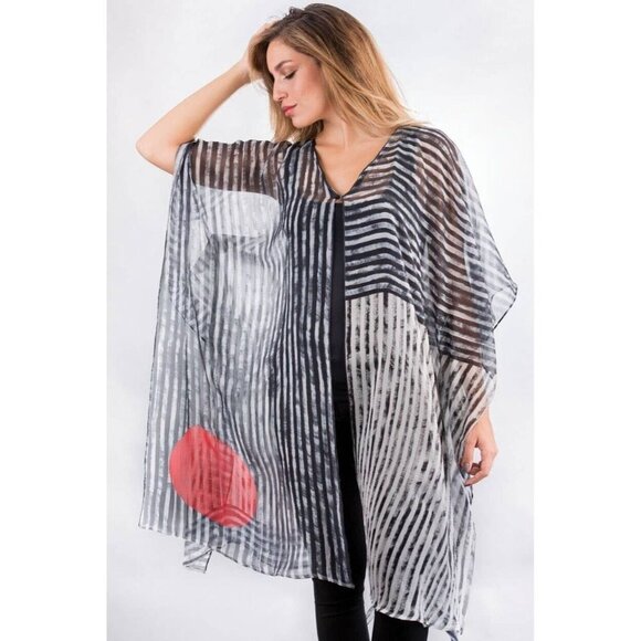 Sevya Parvati Caftan in Black & White Handmade in India Fair Trade - Picture 1 of 2